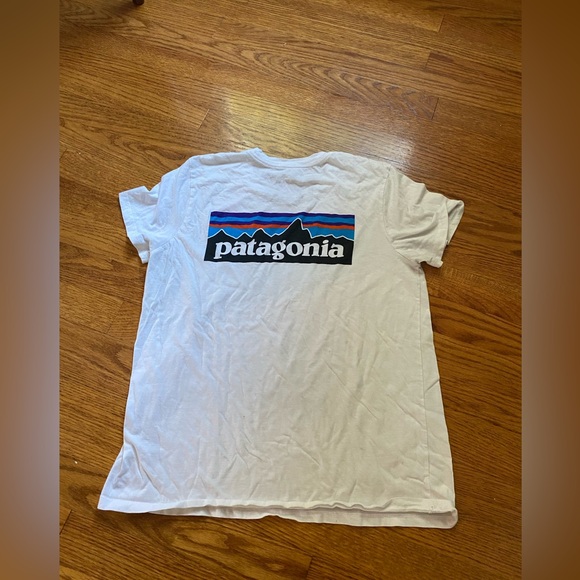 Tops - White Patagonia t shirt, size small
